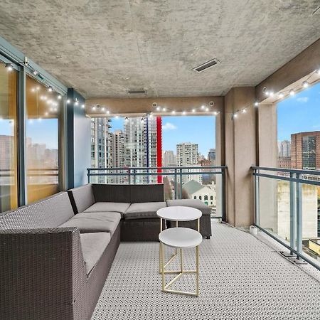 Beautiful 2 Bed Home Dt With Free Parking Vancouver Esterno foto