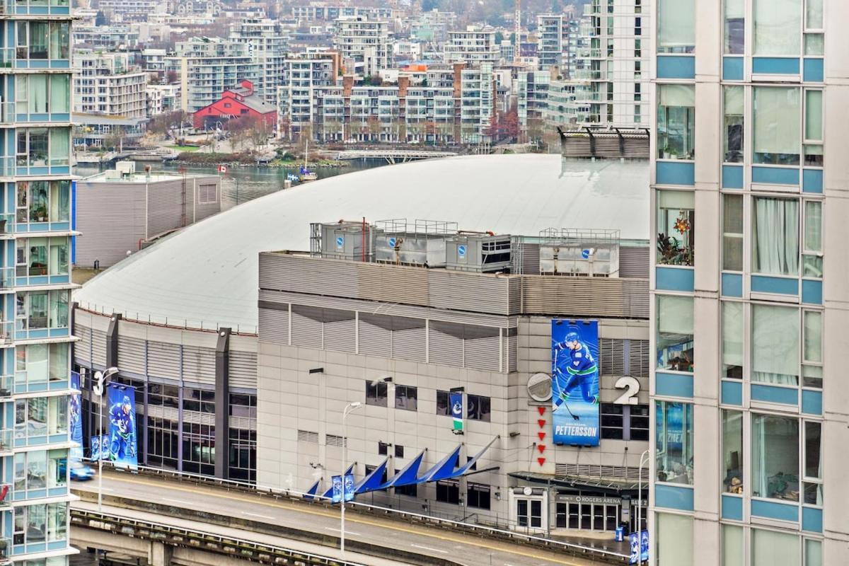 Beautiful 2 Bed Home Dt With Free Parking Vancouver Esterno foto