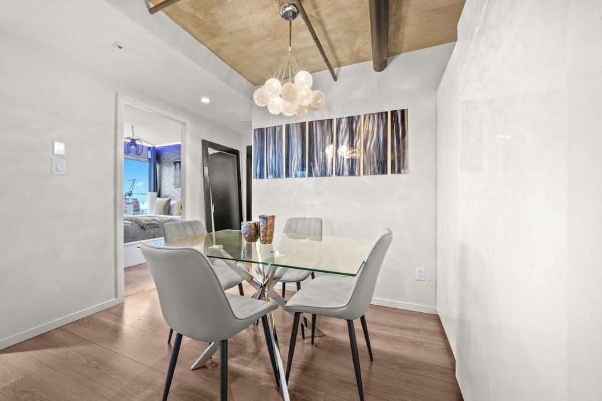 Beautiful 2 Bed Home Dt With Free Parking Vancouver Esterno foto