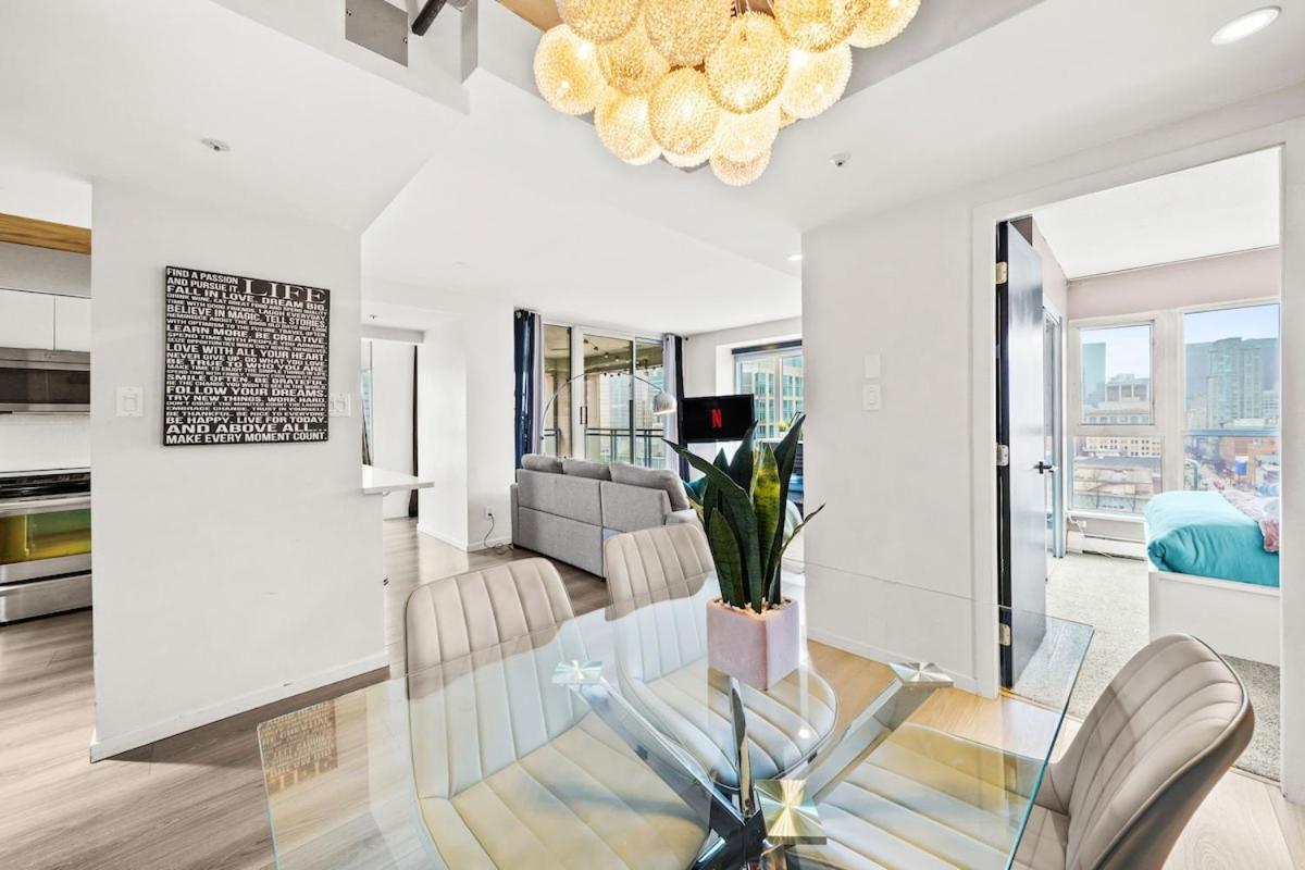 Beautiful 2 Bed Home Dt With Free Parking Vancouver Esterno foto