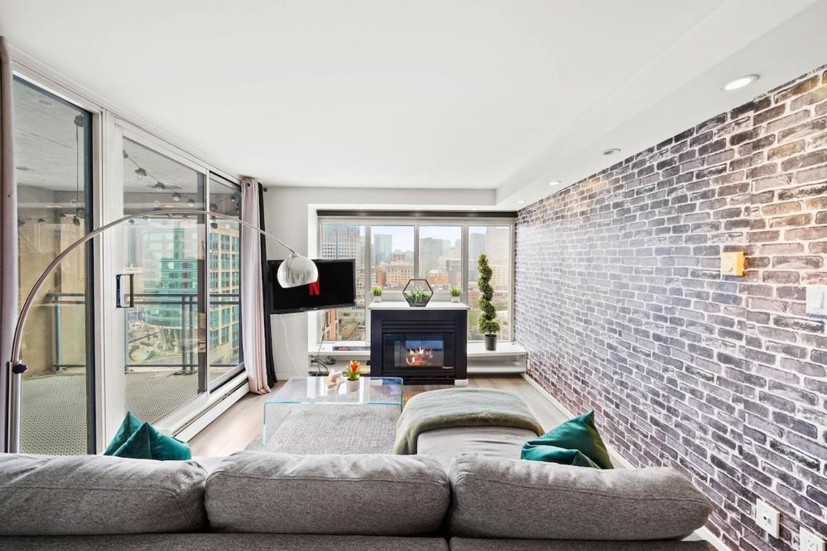 Beautiful 2 Bed Home Dt With Free Parking Vancouver Esterno foto